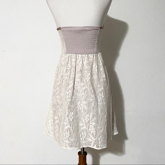URBAN OUTFITTERS PINS AND NEEDLES Cream Lace Strapless Mini… - Picture 3 of 10